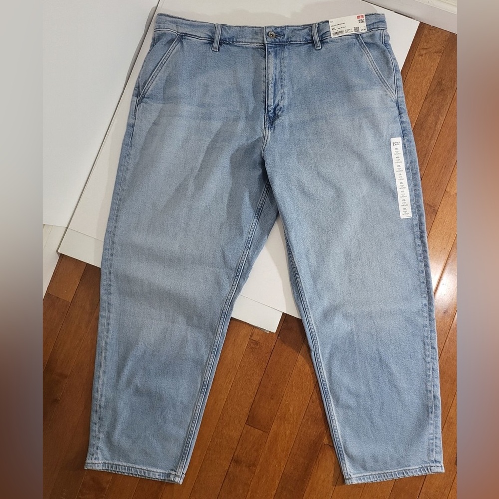 Uniqlo Men's Relaxed Fit Jeans in Light Blue